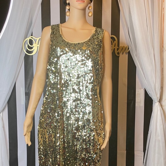 Gold Dress - Picture 4 of 4